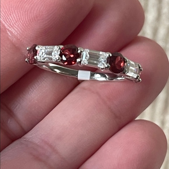 Natural Garnet & Moissanite Half Eternity Ring in 925 Sterling Silver Size 8 - Picture 3 of 9